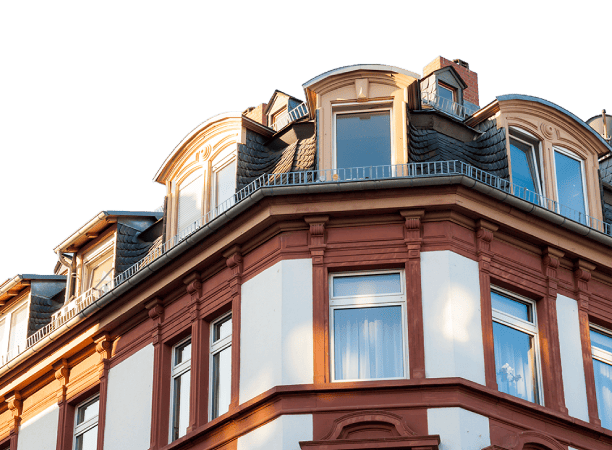 Frontansicht eines Mehrfamilienhauses im Gründerhausstil